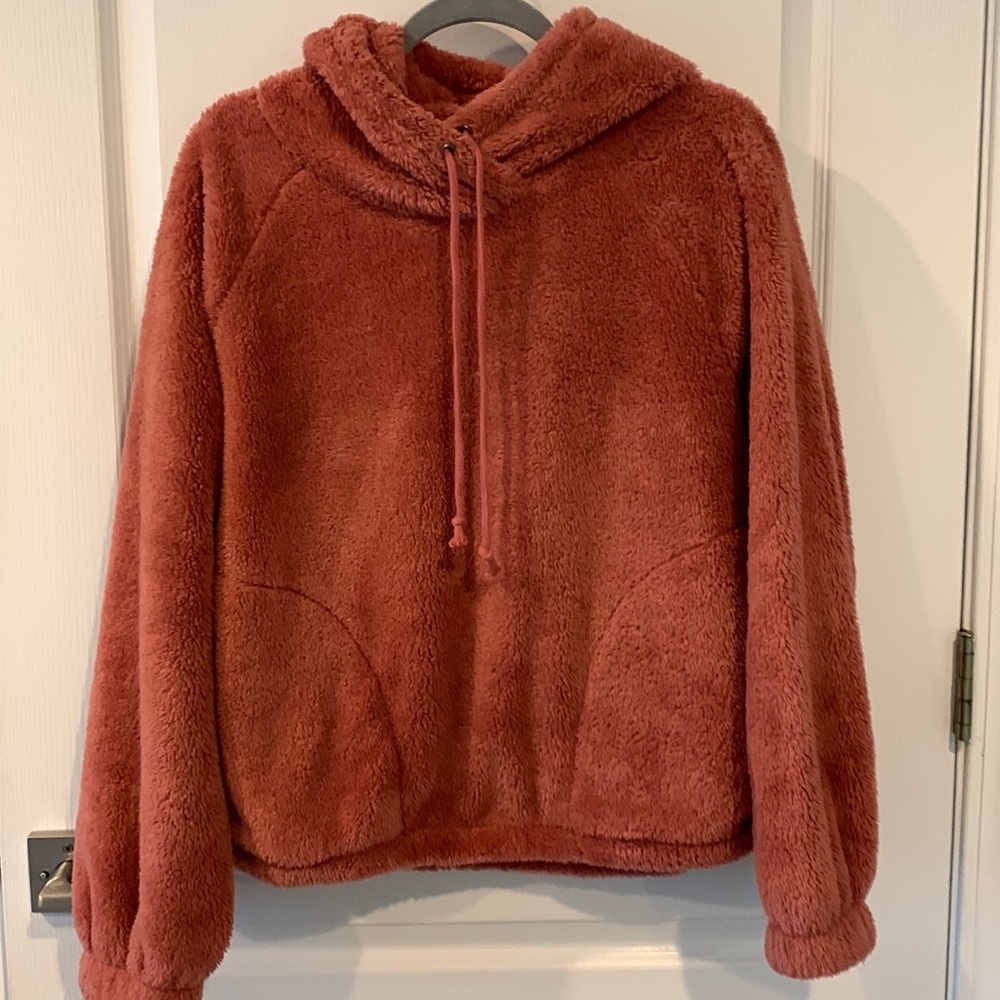 Billabong fleece hoodie sweatshirt . Great color like new . Perfect cond…